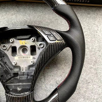 🏁 Kierownica z prawdziwego włókna węglowego + skóra
BMW Seria 5 E60 / E61 (2003–2010)