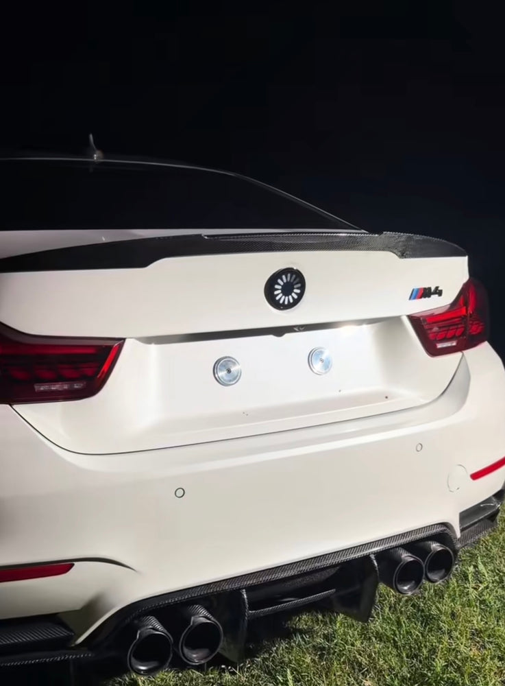 🚗 DriveX™ – Dynamiczny Cyfrowy Emblemat do BMW