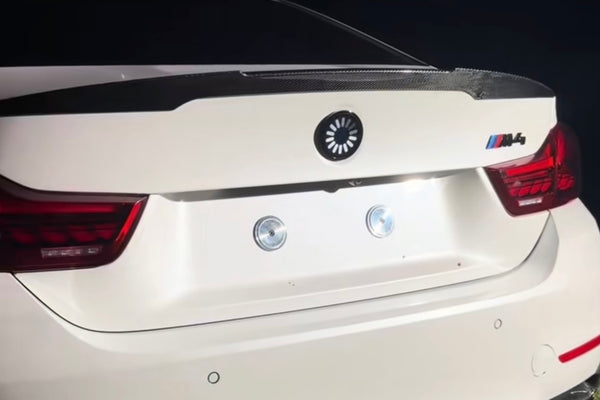 🚗 DriveX™ – Dynamiczny Cyfrowy Emblemat do BMW
